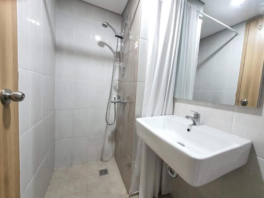 Padina Suites Tangerang Pokoj fotografie